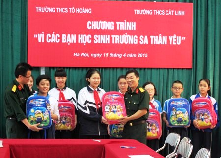 Những phần quà nặng nghĩa, nặng tình