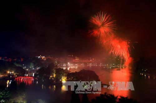 Hà Nội kỷ niệm 40 năm Ngày giải phóng miền Nam, thống nhất đất nước: Vui sao nước mắt lại trào!