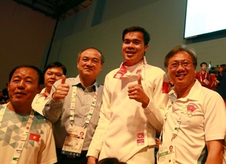 BTC vừa mừng vừa lo vì đông CĐV Việt Nam