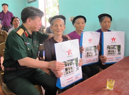 Món quà nặng tình đồng đội