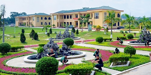 Đẹp doanh trại, thắm tình quân dân