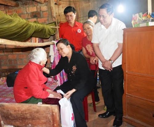 Quảng Nam: Phụng dưỡng suốt đời 1.095 Bà mẹ Việt Nam anh hùng