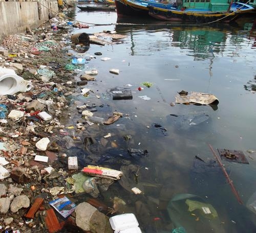 Ô nhiễm kéo dài ở sông Cà Ty