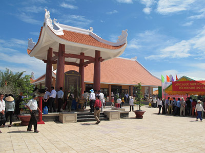 Khánh thành Khu tưởng niệm liệt sĩ Trung đoàn 207 (Quân khu 8 cũ)