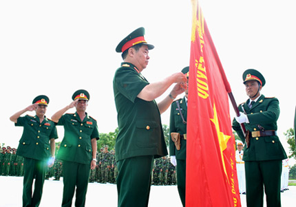  Trường Quân sự Quân khu 9 đón nhận danh hiệu Anh hùng LLVT nhân dân