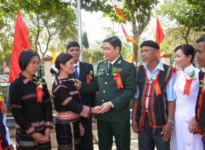 Giám đốc-già làng