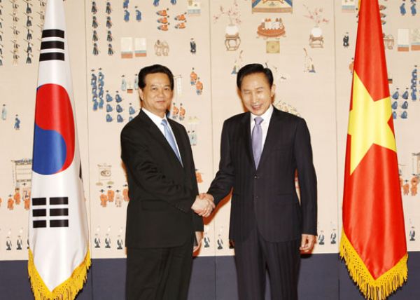 Khẳng định chính sách sử dụng năng lượng hạt nhân của Việt Nam và phát triển quan hệ đối tác chiến lược Việt - Hàn