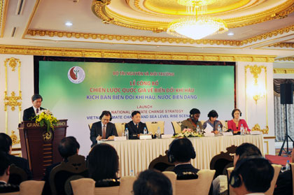 Ứng phó với biến đổi khí hậu phải gắn liền với phát triển bền vững