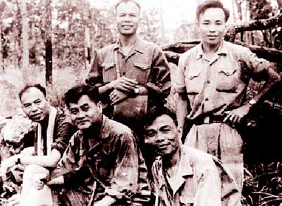 Chủ động dụ địch vào khu quyết chiến để tiêu diệt