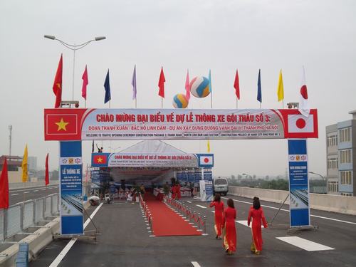 Thông xe gói thầu số 3: đoạn Thanh Xuân - Bắc hồ Linh Đàm