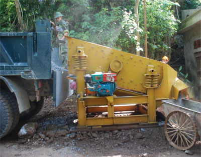 Máy sàng rung phục vụ thi công đường hầm khẩu độ vừa và nhỏ