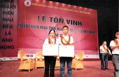 Giọt máu ấm tình quân dân