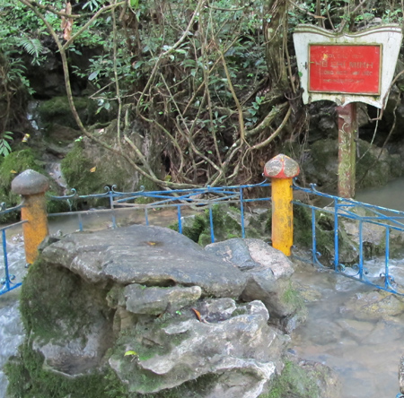 Hát mãi tên Người giữa rừng Pác Bó