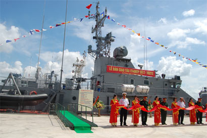 Nhận bàn giao Tàu pháo số 2 do Công ty Hồng Hà đóng