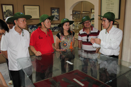 Phút tĩnh lặng dưới chân Thành cổ