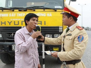 Tăng mức phạt các vi phạm luật giao thông đường bộ