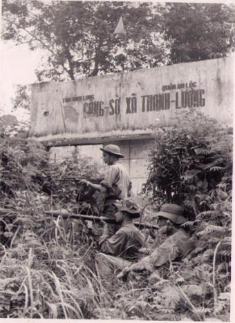 Chốt chặn kết hợp vận động tiến công