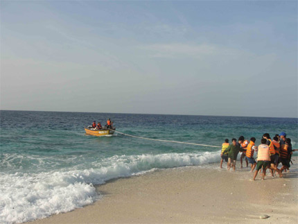 An Bang lặng sóng trong mùa biển động