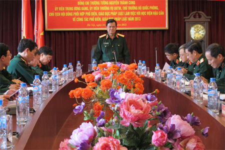 Thượng tướng Nguyễn Thành Cung kiểm tra công tác phổ biến, giáo dục pháp luật tại Học viện Hậu cần