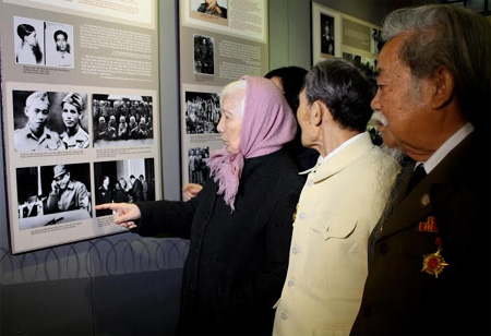 Khai mạc trưng bày chuyên đề: “Chuyện kể về những vị tướng từng bị giam trong nhà tù thực dân”