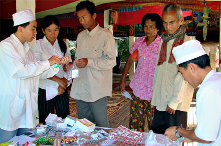 Nghĩa nặng, tình sâu nơi đất bạn