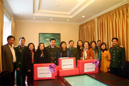 Ấm áp tình nghĩa quân dân