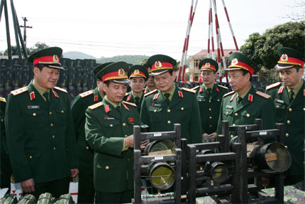 Thượng tướng Nguyễn Thành Cung kiểm tra tại Sư đoàn 346 (Quân khu 1)