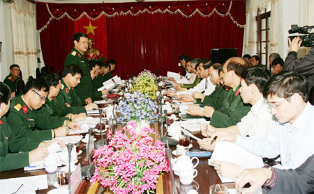 Thượng tướng Nguyễn Thành Cung làm việc với UBND tỉnh Tuyên Quang