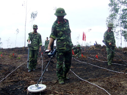 Làm sạch bom mìn, vật nổ - hy vọng từ Chương trình 504 (tiếp theo và hết)