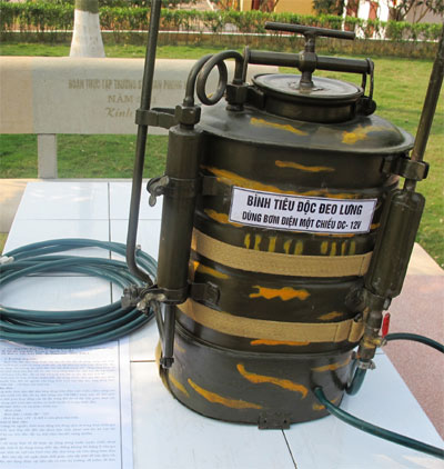 Cải tiến bình tiêu độc đeo lưng