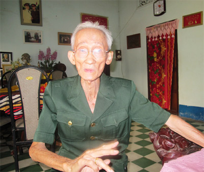 Lính đặc công vào Dinh Độc Lập