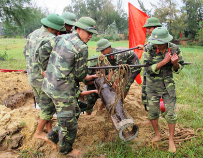 Khắc phục hậu quả bom mìn trên địa bàn miền Trung-Tây Nguyên (Bài 2)