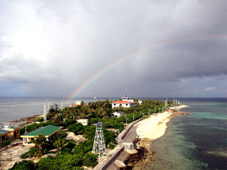 Mang hơi ấm từ đất liền ra Trường Sa