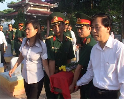 Huyện Hướng Hóa: Truy điệu và an táng 5 hài cốt liệt sĩ