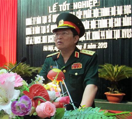 Thượng tướng Ngô Xuân Lịch dự bế giảng các khóa tốt nghiệp của Trường Đại học Trần Quốc Tuấn