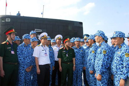 Thượng tướng Đỗ Bá Tỵ thăm, kiểm tra các đơn vị Hải quân tại Cam Ranh