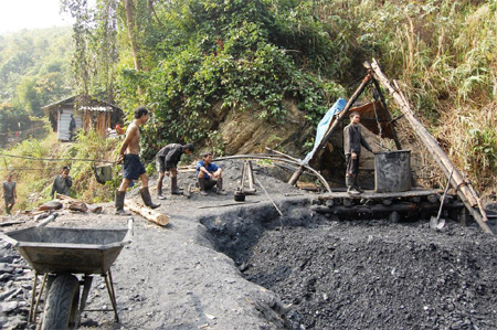 Khai thác khoáng sản mất an toàn
