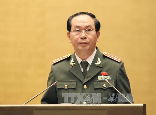 Hoàn thiện hệ thống pháp luật liên quan đến quyền con người ở Việt Nam