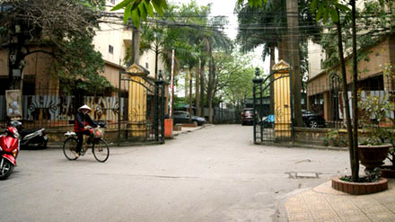 “Nên đưa vào Luật hình sự tội danh Tham nhũng nhà công vụ”