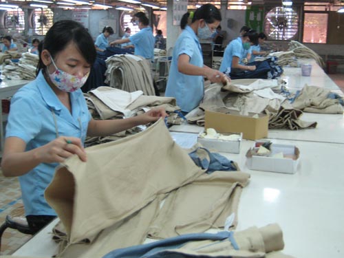 Quốc hội “quyết” tăng lương cho người thu nhập thấp