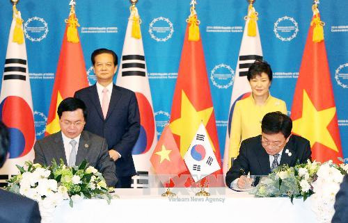 Thủ tướng Nguyễn Tấn Dũng hội đàm với Tổng thống Hàn Quốc Pắc Cưn Hê