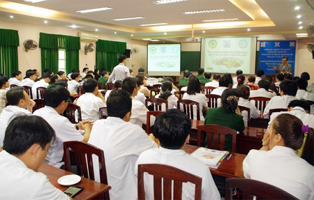 Phối hợp tập huấn chăm sóc các bệnh lý mạch máu não