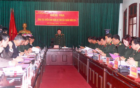 Kiểm tra công tác sơ tuyển và hướng nghiệp quân sự tại tỉnh Bắc Giang