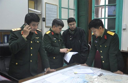 Bộ Quốc phòng yêu cầu cung cấp thông tin kịp thời cho các phóng viên Việt Nam và quốc tế