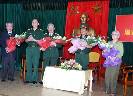 Những nữ chiến sĩ áo trắng trong chiến dịch Điện Biên Phủ