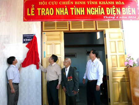 Trao nhà tình nghĩa Điện Biên cho cựu chiến binh chống Pháp 