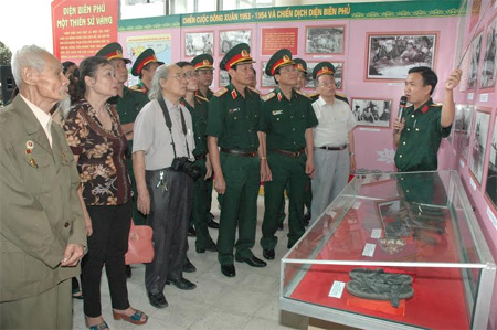 Triển lãm “Điện Biên Phủ - Một thiên sử vàng”