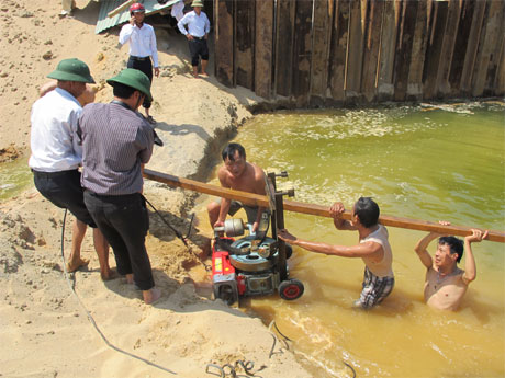 Bám dân, nắm công nhân, ngăn ngừa kẻ xấu kích động