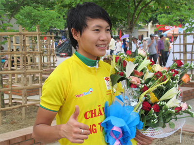 Chuyện bên lề cuộc đua