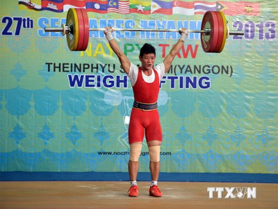 Vận động viên cử tạ Việt Nam lập hai kỷ lục thế giới